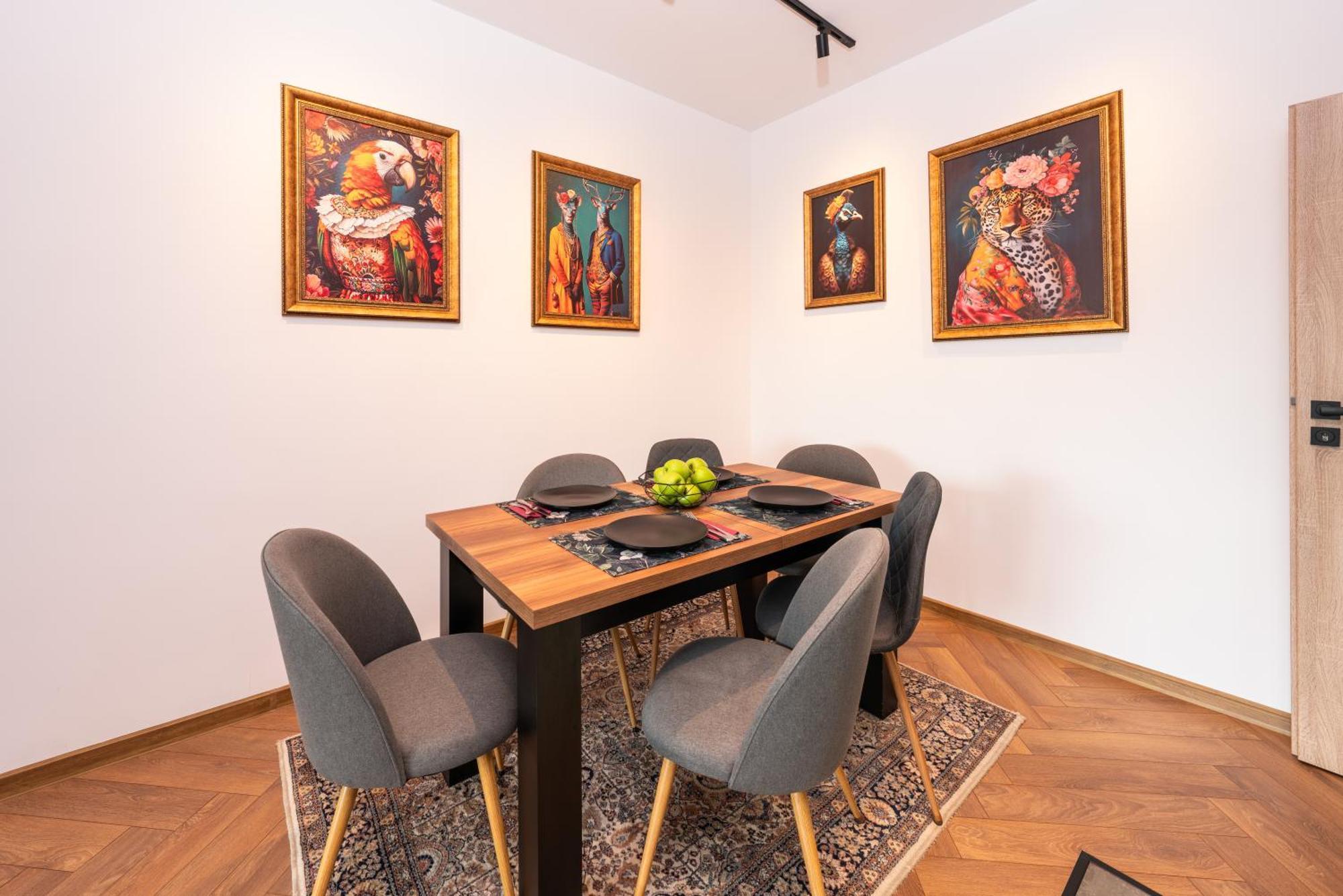 Appartement Library